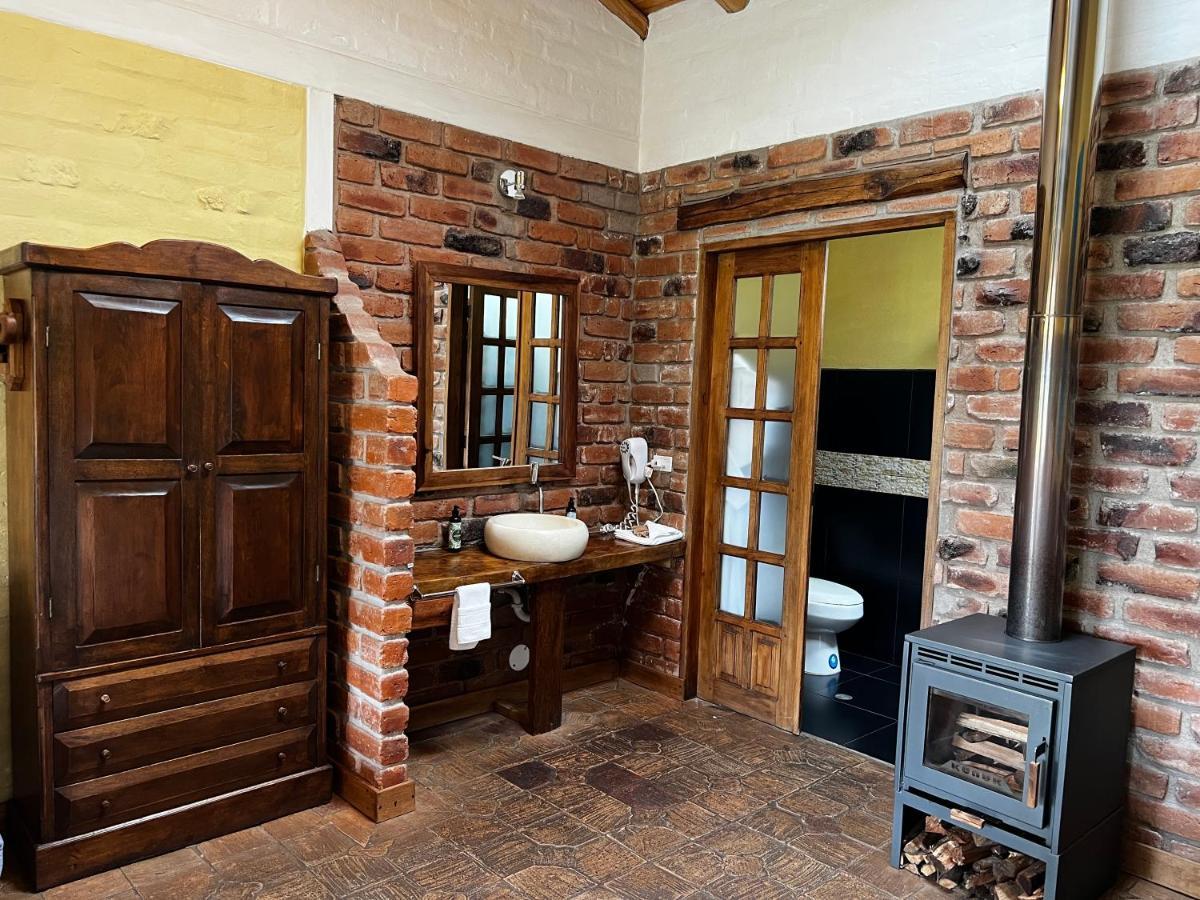 Hacienda Jimenita Wildlife Reserve Pifo Exterior photo