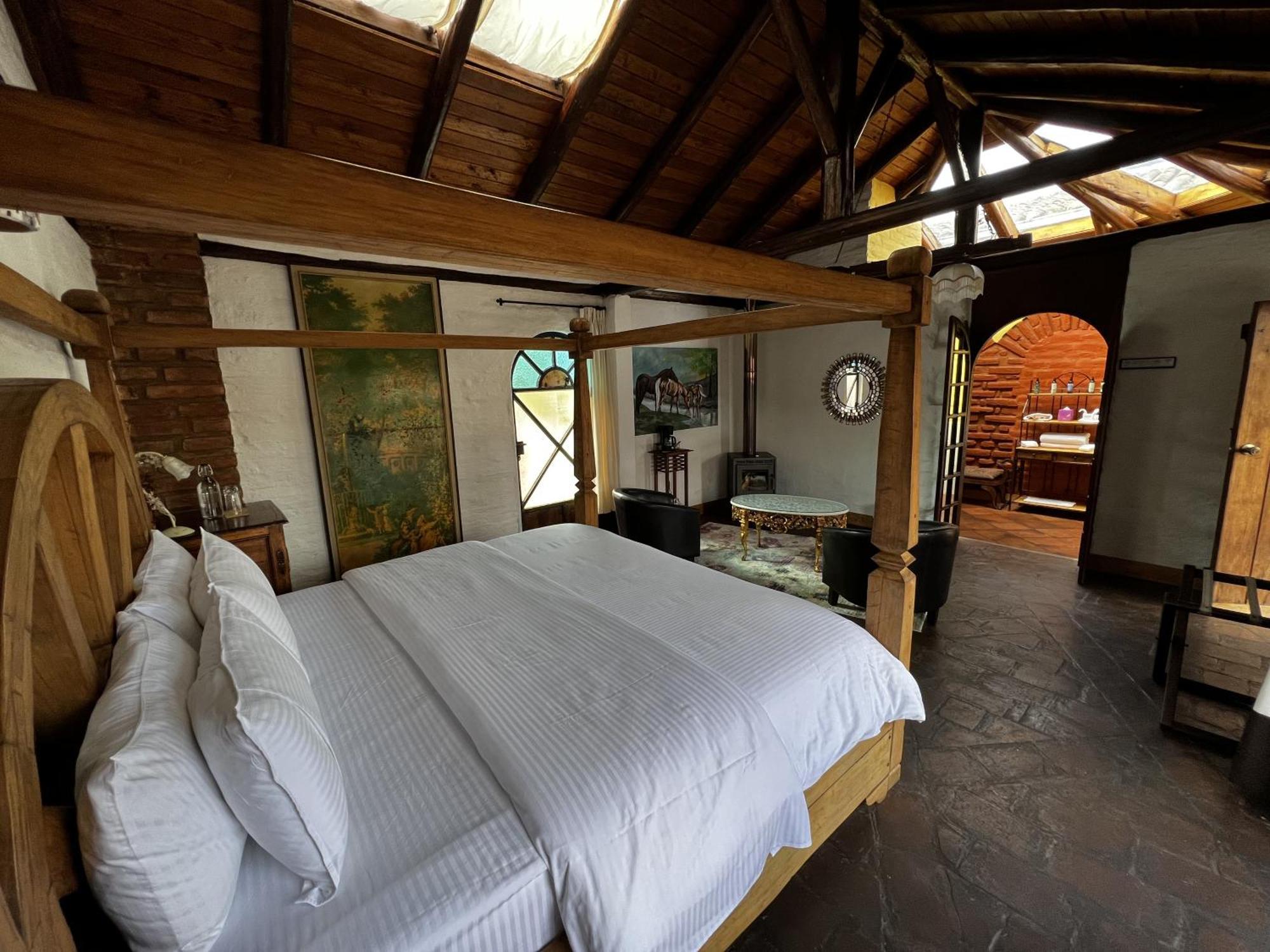 Hacienda Jimenita Wildlife Reserve Pifo Exterior photo