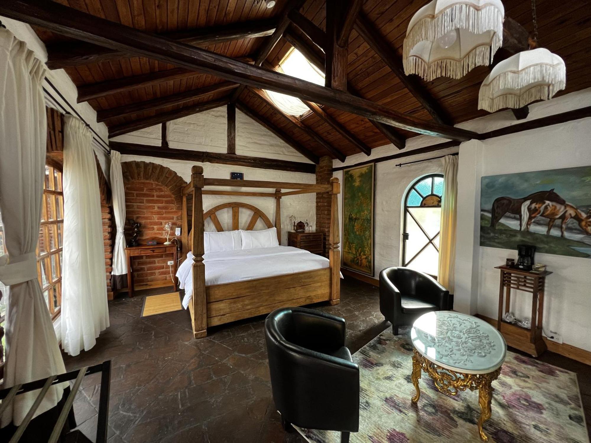 Hacienda Jimenita Wildlife Reserve Pifo Exterior photo